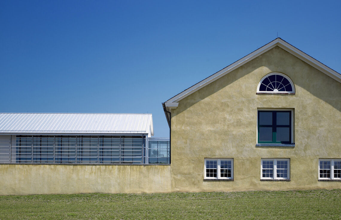 Blue Ball Barn exterior 02